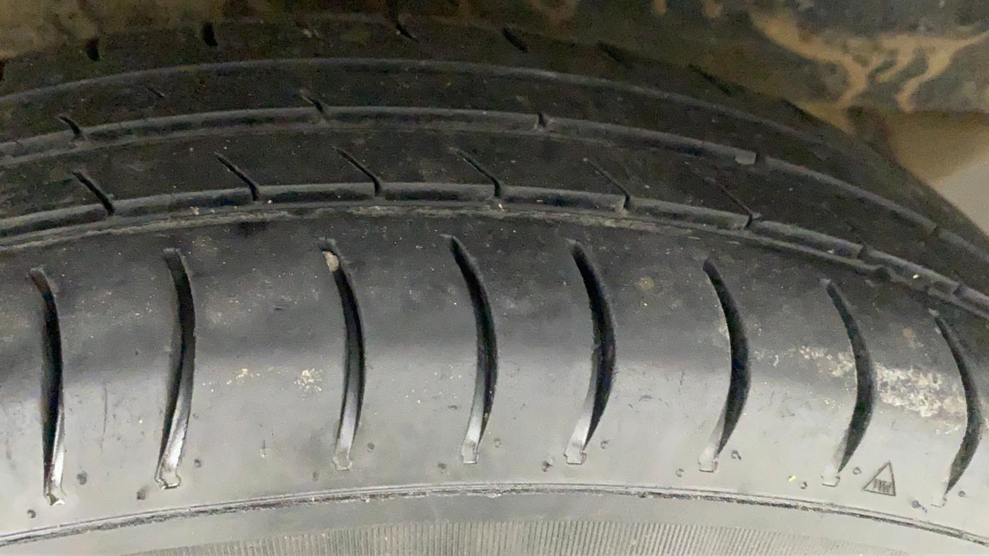 2018 Maruti Wagon R 1.0 LXI CNG, CNG, Manual, 78,642 km, Right Rear Tyre Tread