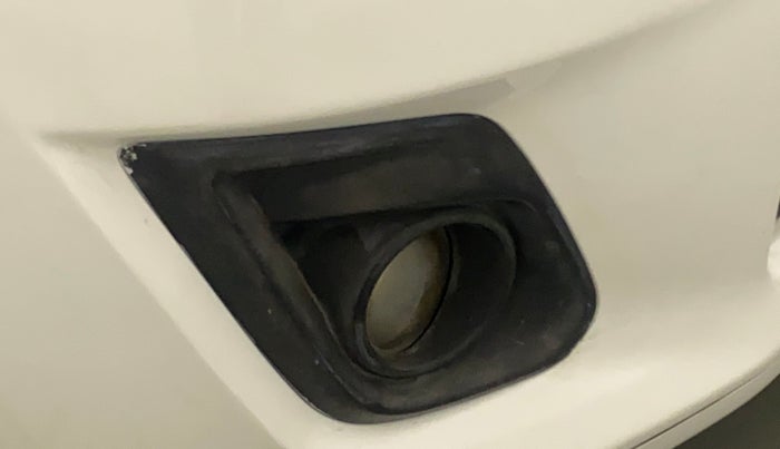 2013 Maruti Ertiga VXI, Petrol, Manual, 49,057 km, Right fog light - Not working