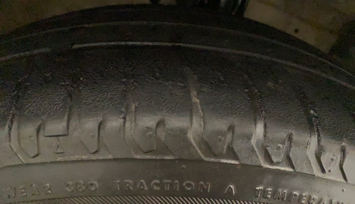 2013 Maruti Ertiga VXI, Petrol, Manual, 49,057 km, Right Rear Tyre Tread