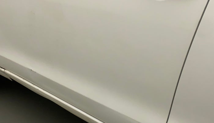 2013 Maruti Ertiga VXI, Petrol, Manual, 49,057 km, Front passenger door - Minor scratches