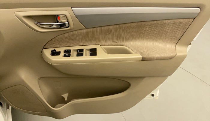 2013 Maruti Ertiga VXI, Petrol, Manual, 49,057 km, Driver Side Door Panels Control