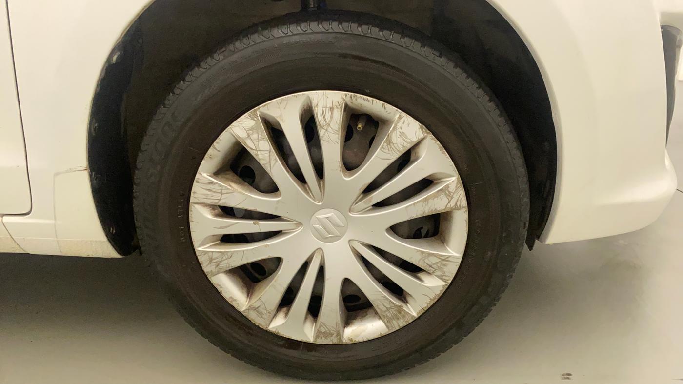 2013 Maruti Ertiga VXI, Petrol, Manual, 49,057 km, Right Front Wheel
