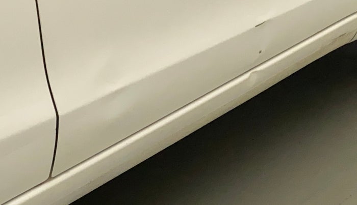 2013 Maruti Ertiga VXI, Petrol, Manual, 49,057 km, Right running board - Slightly dented