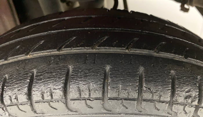2012 Maruti Alto LXI, Petrol, Manual, 22,145 km, Left Rear Tyre Tread