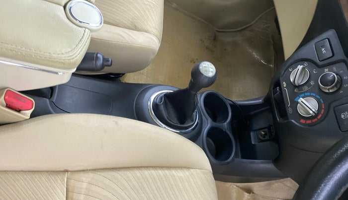 2015 Honda Mobilio 1.5L I-VTEC S, Petrol, Manual, 47,274 km, Gear Lever