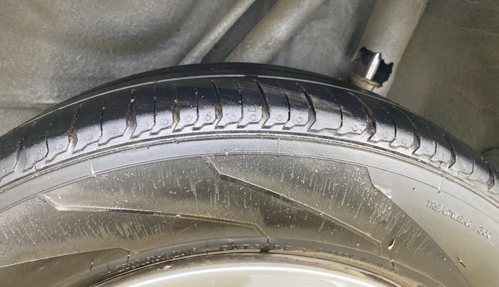 2015 Honda Mobilio 1.5L I-VTEC S, Petrol, Manual, 47,274 km, Left Rear Tyre Tread