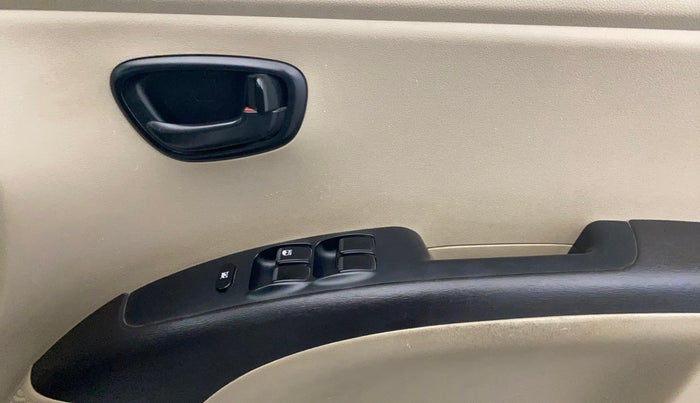 2015 Hyundai i10 MAGNA 1.1, Petrol, Manual, 36,590 km, Driver Side Door Panels Control