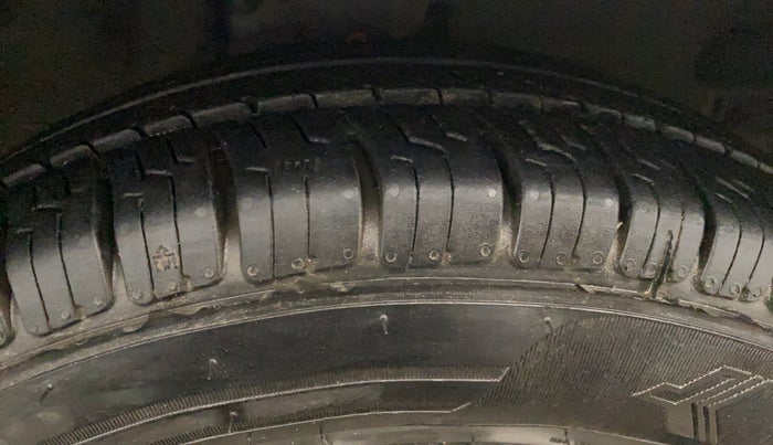 2015 Hyundai i10 MAGNA 1.1, Petrol, Manual, 36,590 km, Right Front Tyre Tread