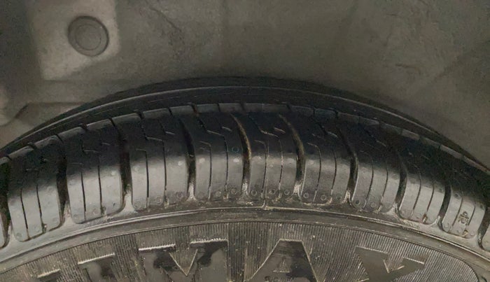 2015 Hyundai i10 MAGNA 1.1, Petrol, Manual, 36,590 km, Right Rear Tyre Tread