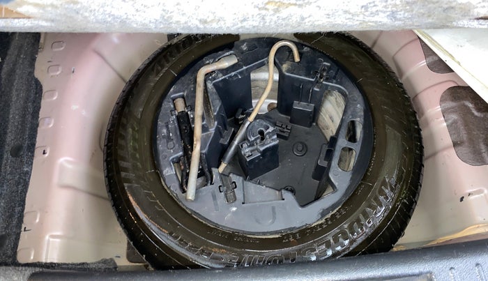 2016 Mahindra Kuv100 K8 6 STR, Petrol, Manual, 38,570 km, Spare Tyre