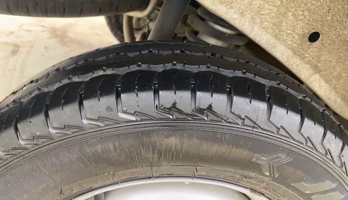 2023 Maruti Eeco 7 STR STD 1.2, Petrol, Manual, 12,138 km, Right Rear Tyre Tread