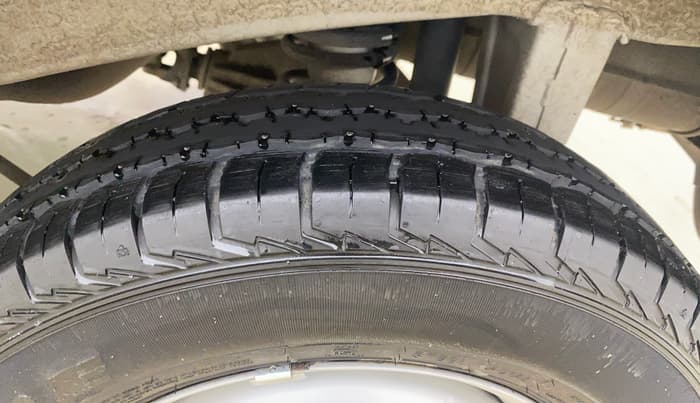 2023 Maruti Eeco 7 STR STD 1.2, Petrol, Manual, 12,138 km, Left Rear Tyre Tread