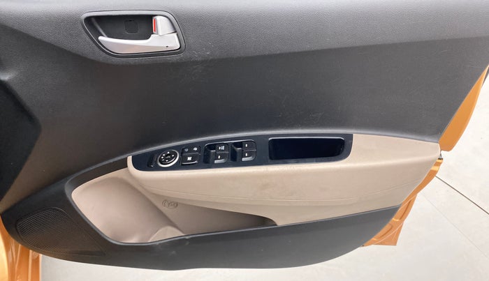 2017 Hyundai Grand i10 SPORTZ (O) 1.2 KAPPA VTVT, Petrol, Manual, 67,154 km, Driver Side Door Panels Control