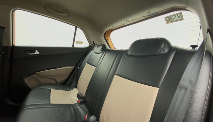 2017 Hyundai Grand i10 SPORTZ (O) 1.2 KAPPA VTVT, Petrol, Manual, 67,154 km, Right Side Rear Door Cabin