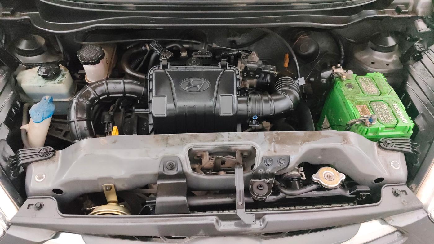 2017 Hyundai Eon ERA +, Petrol, Manual, 27,178 km, Engine View