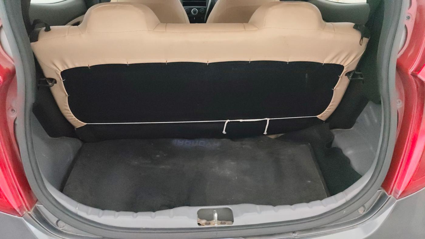 2017 Hyundai Eon ERA +, Petrol, Manual, 27,178 km, Boot Inside