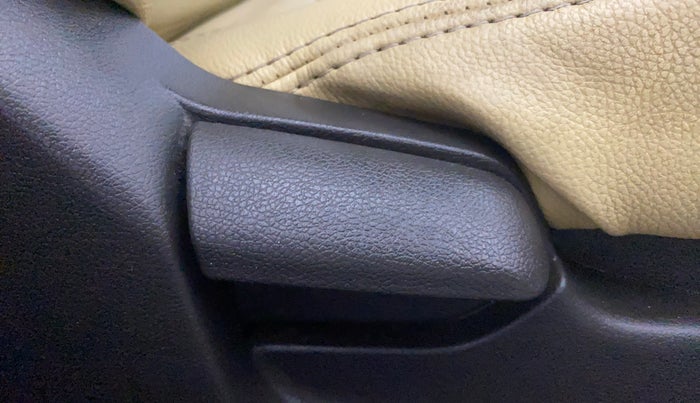 2014 Hyundai Verna FLUIDIC 1.6 VTVT EX, Petrol, Manual, 1,05,898 km, Driver Side Adjustment Panel