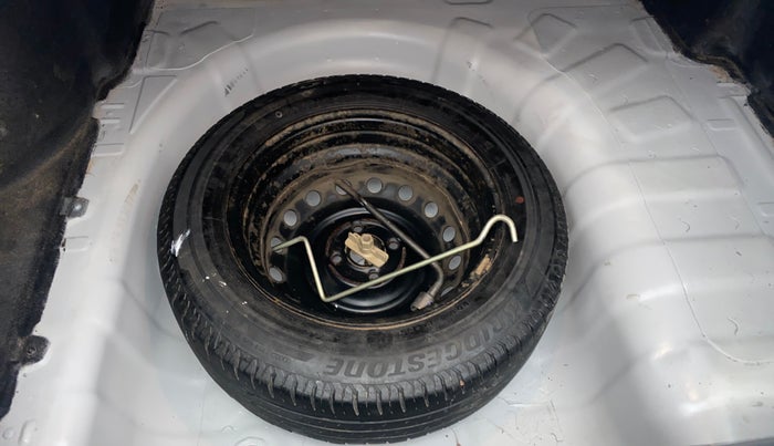 2014 Hyundai Verna FLUIDIC 1.6 VTVT EX, Petrol, Manual, 1,05,898 km, Spare Tyre