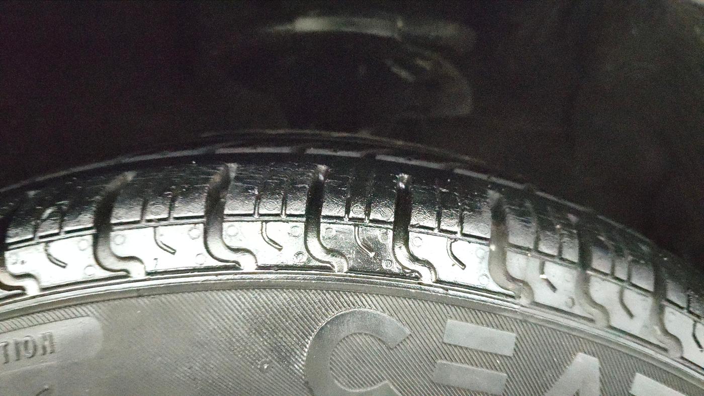 2016 Hyundai Eon MAGNA +, Petrol, Manual, 65,010 km, Right Front Tyre Tread