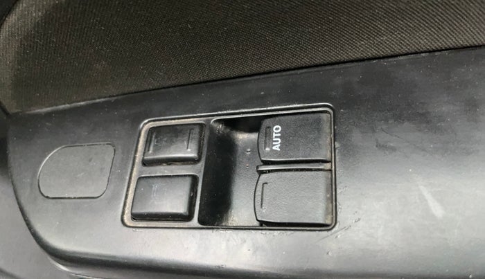 2016 Maruti Swift LXI (O), Petrol, Manual, 62,241 km, Driver Side Door Panels Control