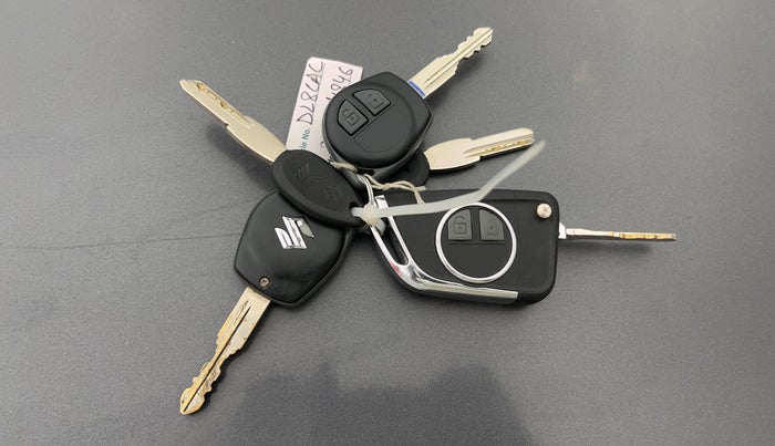 2016 Maruti Swift LXI (O), Petrol, Manual, 62,241 km, Key Close Up