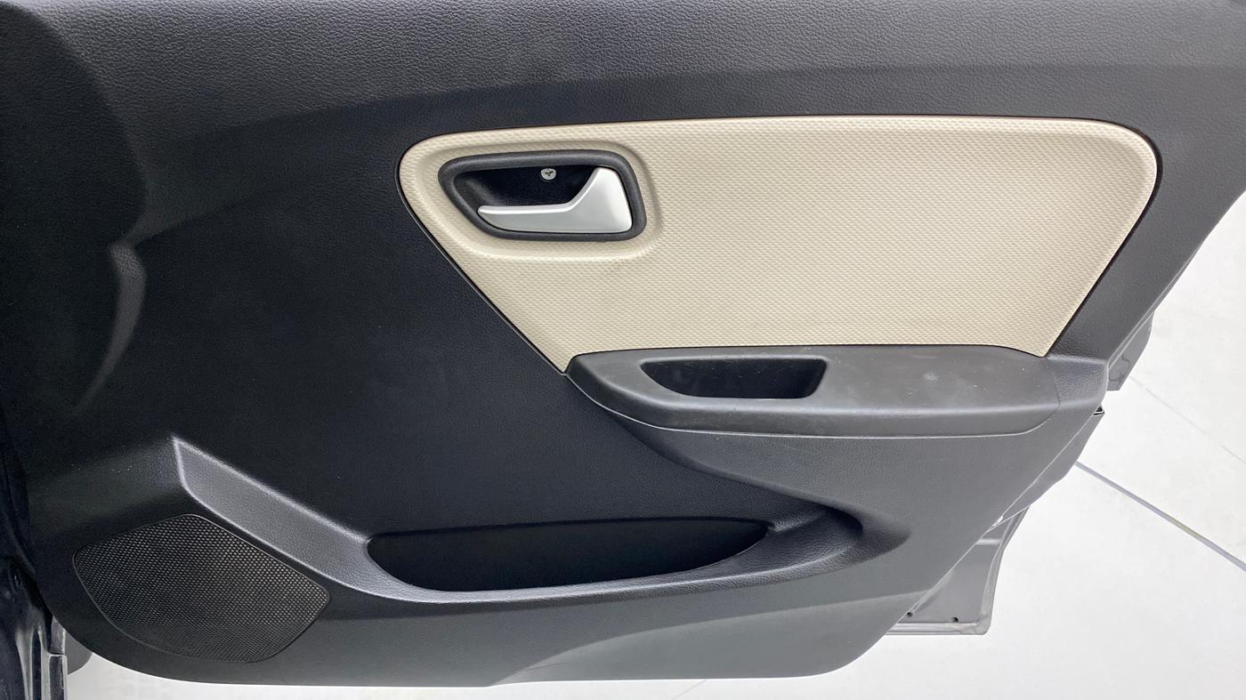 2020 Maruti Alto LXI, Petrol, Manual, 10,277 km, Driver Side Door Panels Control