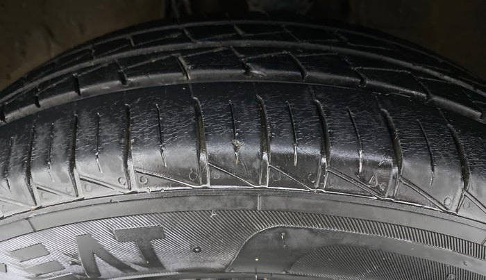 2020 Maruti Alto LXI, Petrol, Manual, 10,277 km, Left Front Tyre Tread