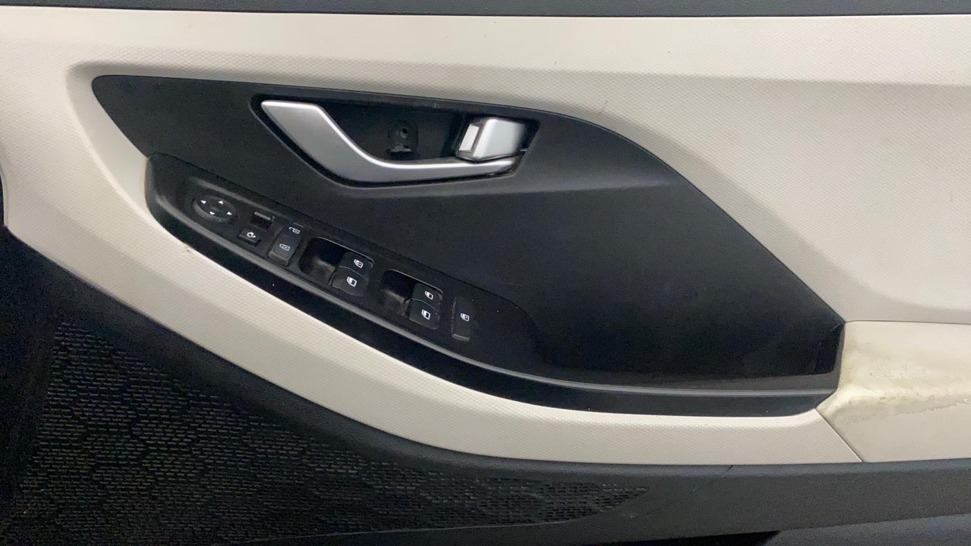 2022 Hyundai Creta SX EXECUTIVE 1.5 PETROL, Petrol, Manual, 34,870 km, Driver Side Door Panels Control