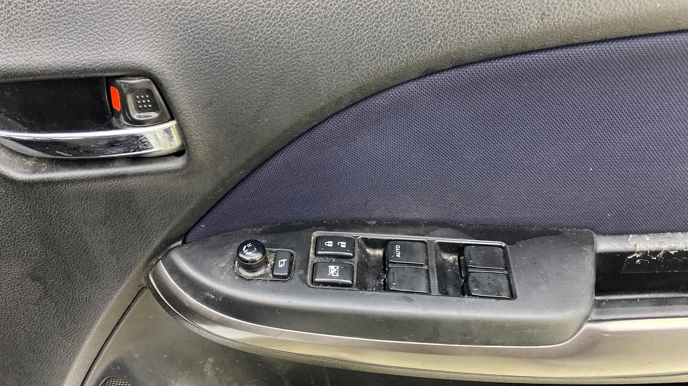 2019 Maruti Baleno ZETA PETROL 1.2, Petrol, Manual, 98,517 km, Driver Side Door Panels Control