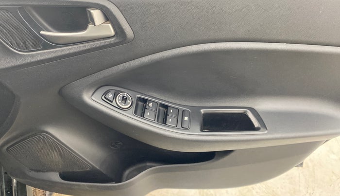 2016 Hyundai i20 Active 1.2 SX, Petrol, Manual, 81,670 km, Driver Side Door Panels Control