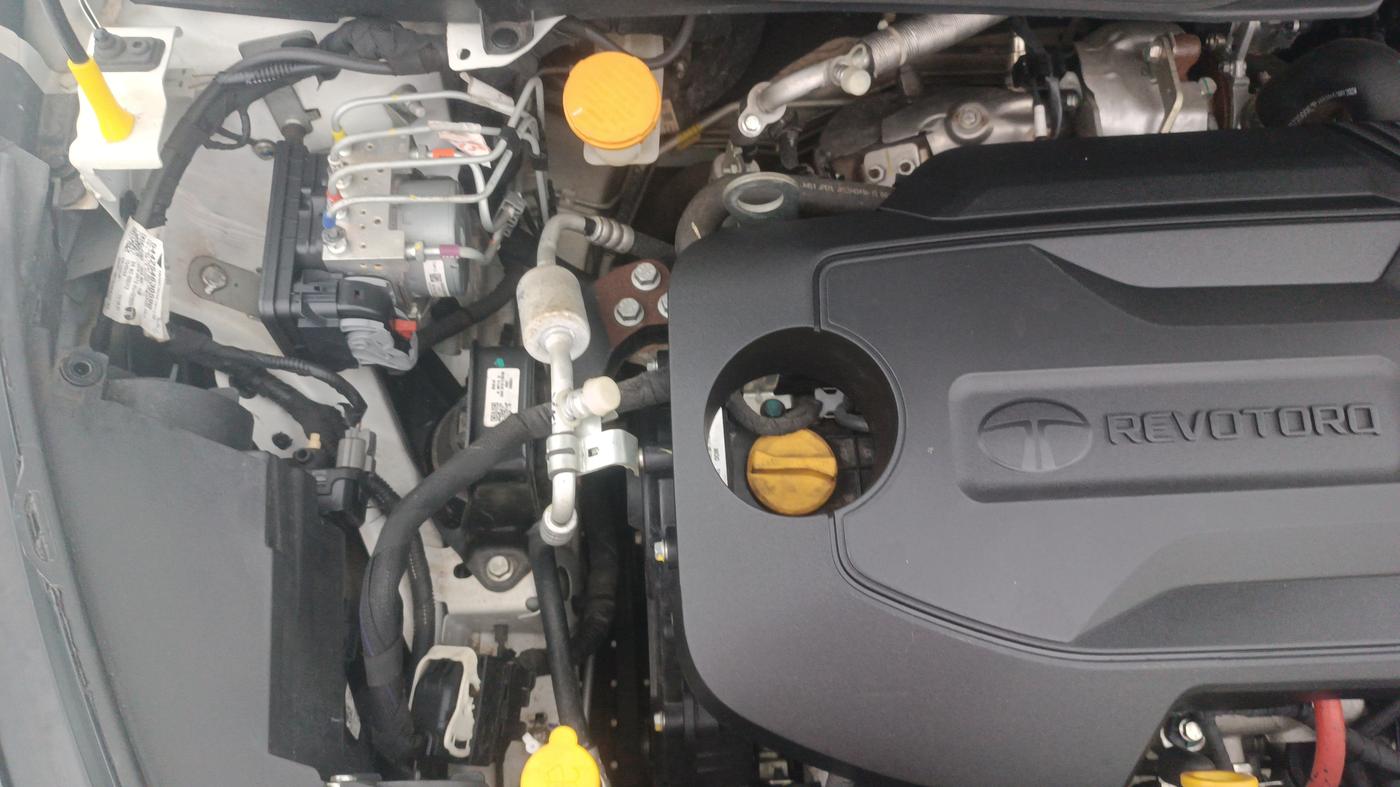 2024 Tata ALTROZ XM Plus (S) Diesel, Diesel, Manual, 45,880 km, Engine View - Right