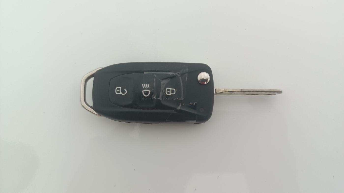 2024 Tata ALTROZ XM Plus (S) Diesel, Diesel, Manual, 45,880 km, Key Close Up