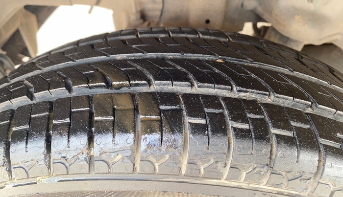 2014 Hyundai Eon ERA +, Petrol, Manual, 53,486 km, Right Rear Tyre Tread