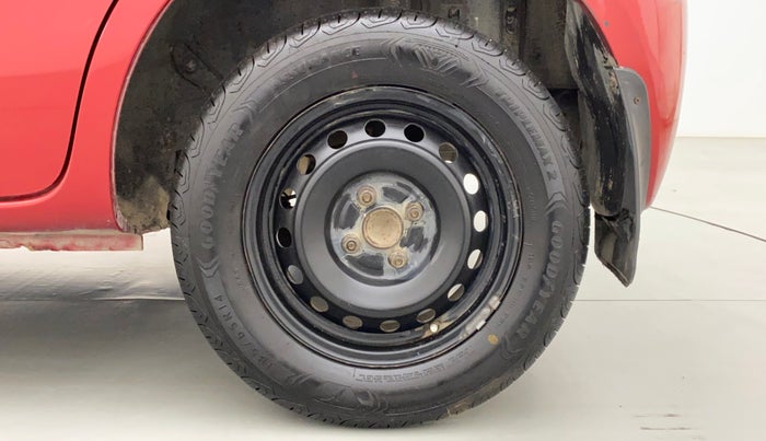 2012 Toyota Etios Liva GD, Diesel, Manual, 1,02,426 km, Left Rear Wheel