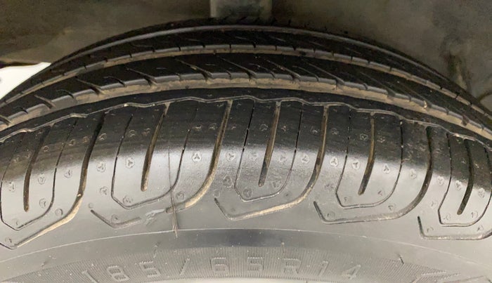 2012 Toyota Etios Liva GD, Diesel, Manual, 1,02,426 km, Right Rear Tyre Tread