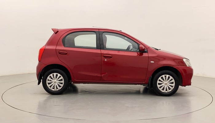 2012 Toyota Etios Liva GD, Diesel, Manual, 1,02,426 km, Right Side View