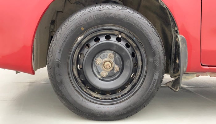 2012 Toyota Etios Liva GD, Diesel, Manual, 1,02,426 km, Left Front Wheel