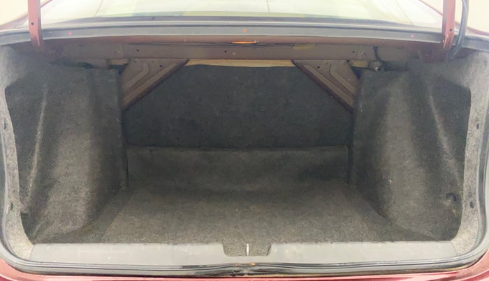 2016 Honda City 1.5L I-VTEC V MT, Petrol, Manual, 1,04,442 km, Boot Inside