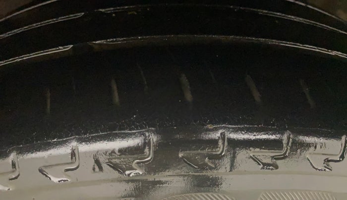 2016 Honda City 1.5L I-VTEC V MT, Petrol, Manual, 1,04,442 km, Left Rear Tyre Tread