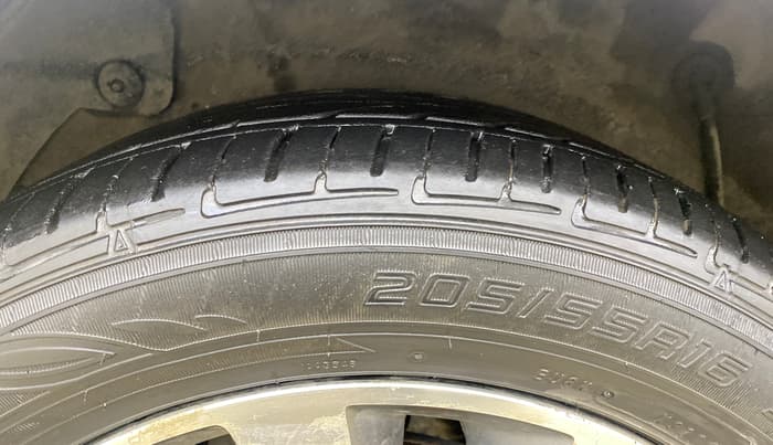 2013 Hyundai Verna FLUIDIC 1.6 VTVT SX, Petrol, Manual, 13,534 km, Right Rear Tyre Tread