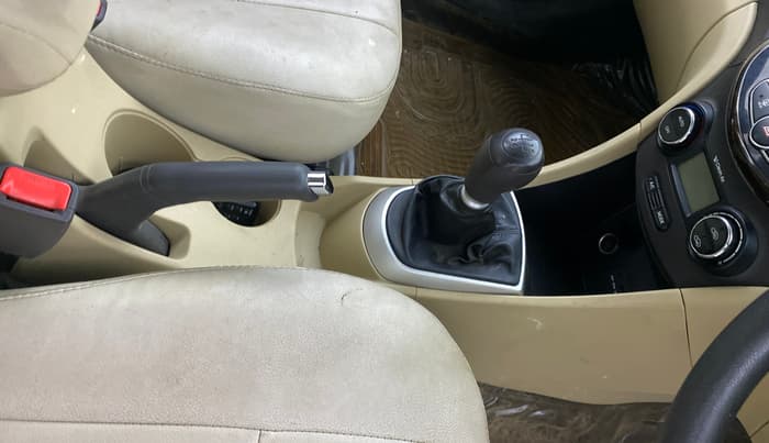 2013 Hyundai Verna FLUIDIC 1.6 VTVT SX, Petrol, Manual, 13,534 km, Gear Lever