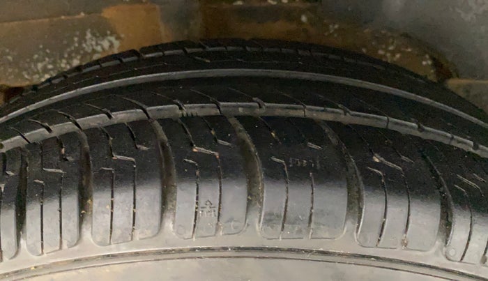 2017 Tata Bolt XM QUADRAJET, Diesel, Manual, 1,05,437 km, Right Rear Tyre Tread
