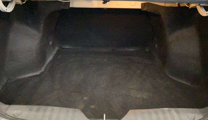 2017 Maruti Ciaz ZXI+, Petrol, Manual, 64,818 km, Boot Inside