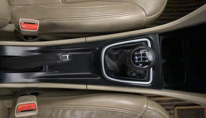 2017 Maruti Ciaz ZXI+, Petrol, Manual, 64,818 km, Gear Lever