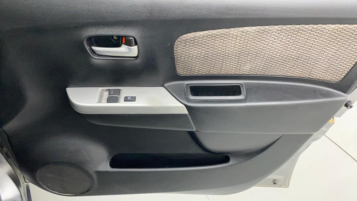 2013 Maruti Wagon R 1.0 LXI CNG, CNG, Manual, 89,673 km, Driver Side Door Panels Control