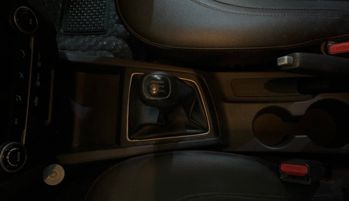 2017 Hyundai Elite i20 ASTA 1.2, Petrol, Manual, 64,512 km, Gear Lever