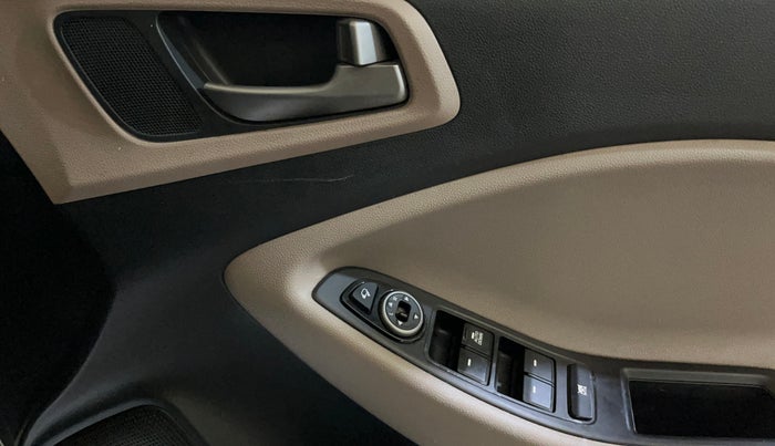 2017 Hyundai Elite i20 ASTA 1.2, Petrol, Manual, 64,512 km, Driver Side Door Panels Control