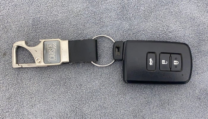 2015 Toyota Corolla Altis GL, Petrol, Manual, 79,321 km, Key Close-up