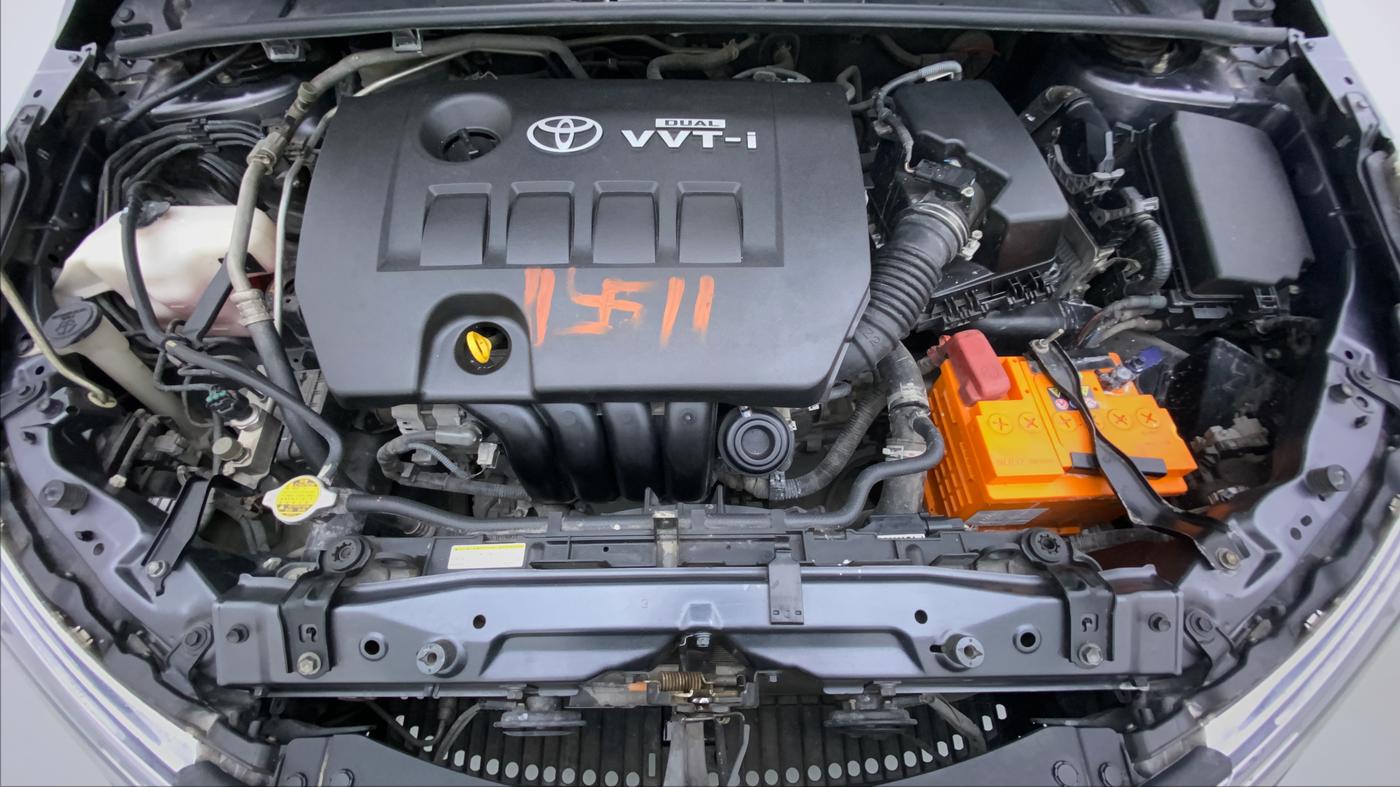 2015 Toyota Corolla Altis GL, Petrol, Manual, 79,321 km, Engine Bonet View