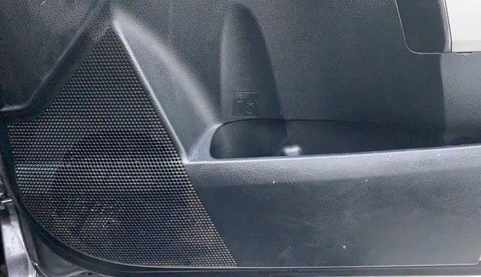 2015 Toyota Corolla Altis GL, Petrol, Manual, 79,321 km, Speakers